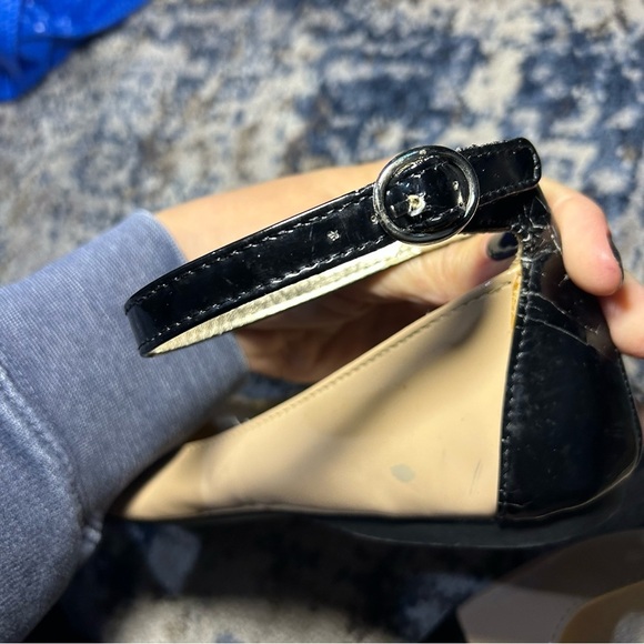 Steve Madden Gabriele Tan & Black Ankle Strap Patent Leather Flats Size 8 - Picture 13 of 16